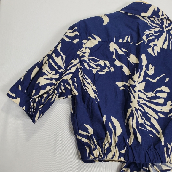 Zara Blue & Ivory Printed Cropped V Neck Button Down Knot Shortsleeve Top Size M - Picture 10 of 12
